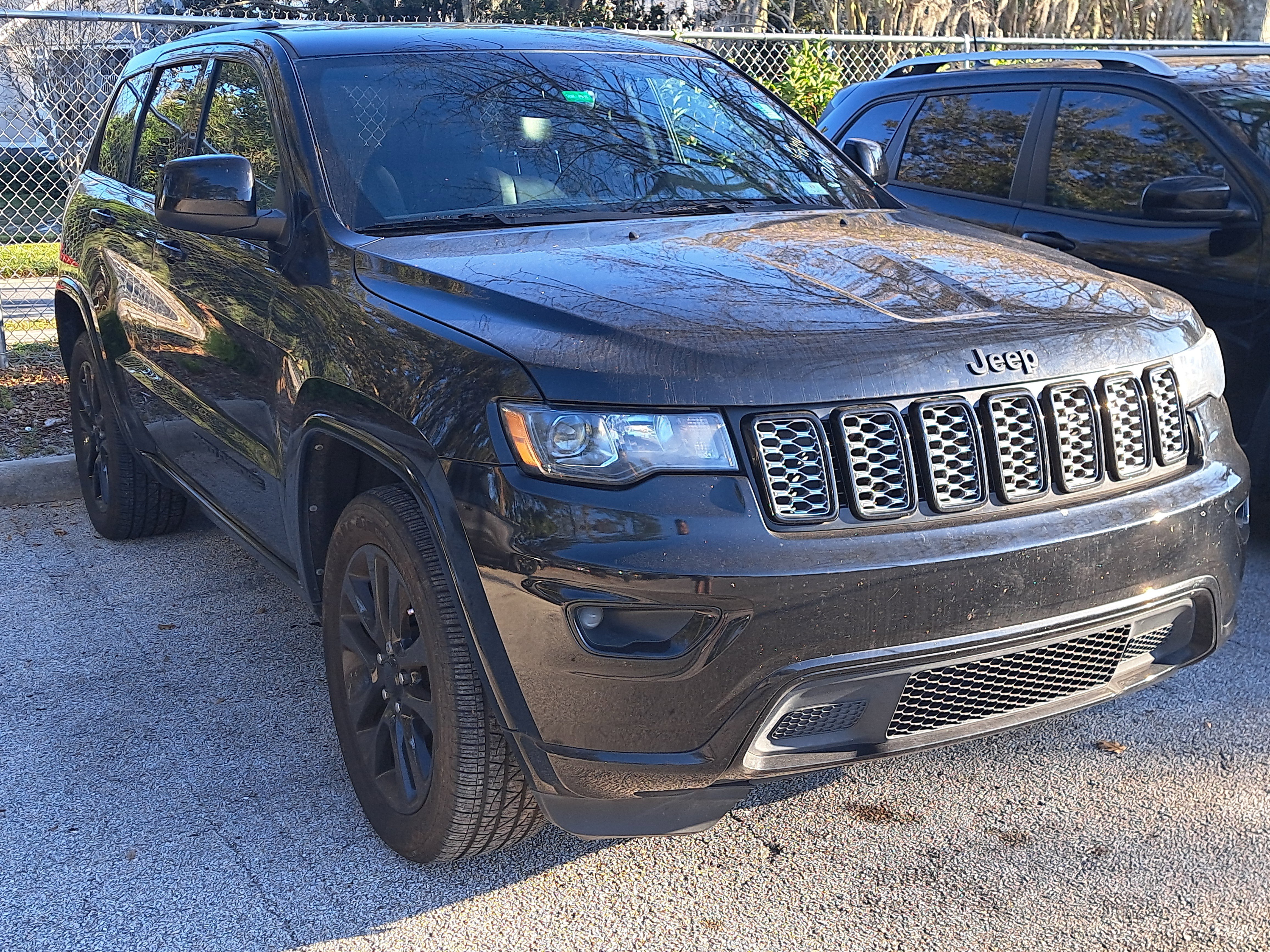 2017 Jeep Grand Cherokee Altitude's photo