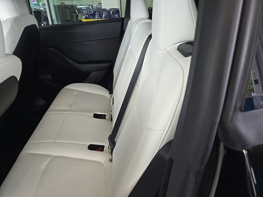 2023 Tesla Model Y Long Range photo 14