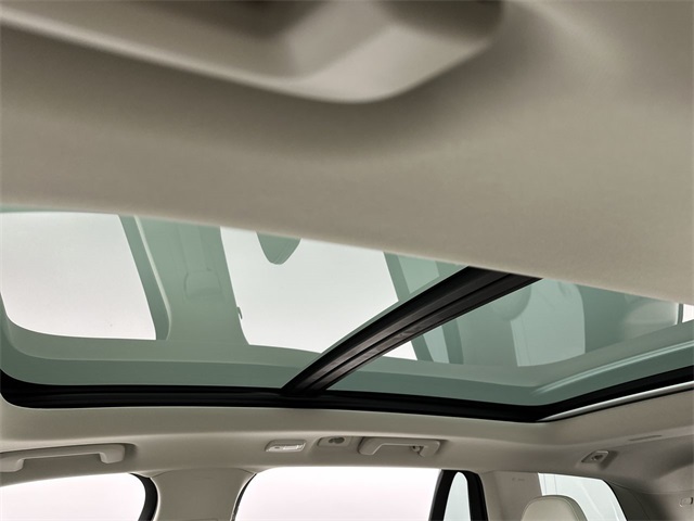 2025 Volvo XC90 B5 AWD Core photo 13