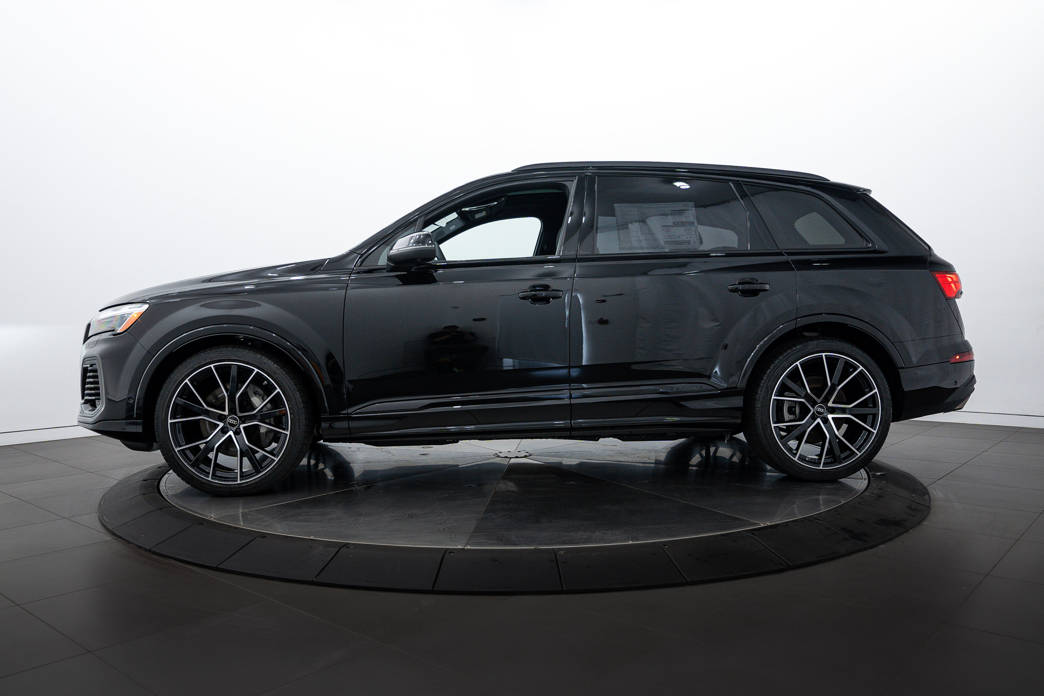 2025 Audi Q7 Prestige photo 7