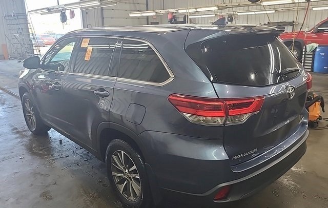 2019 Toyota Highlander XLE photo 3