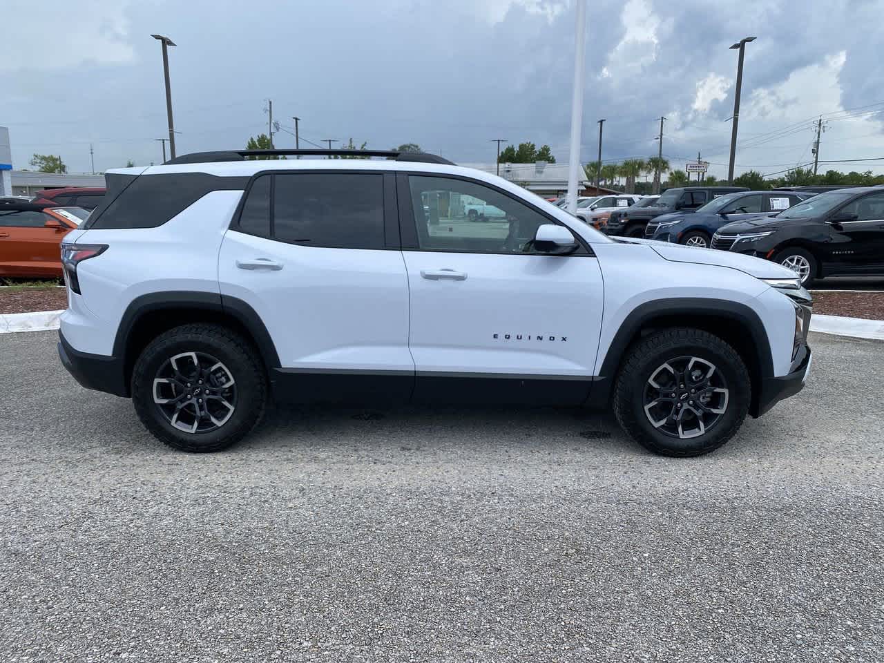 2026 Chevrolet Equinox ACTIV photo 2