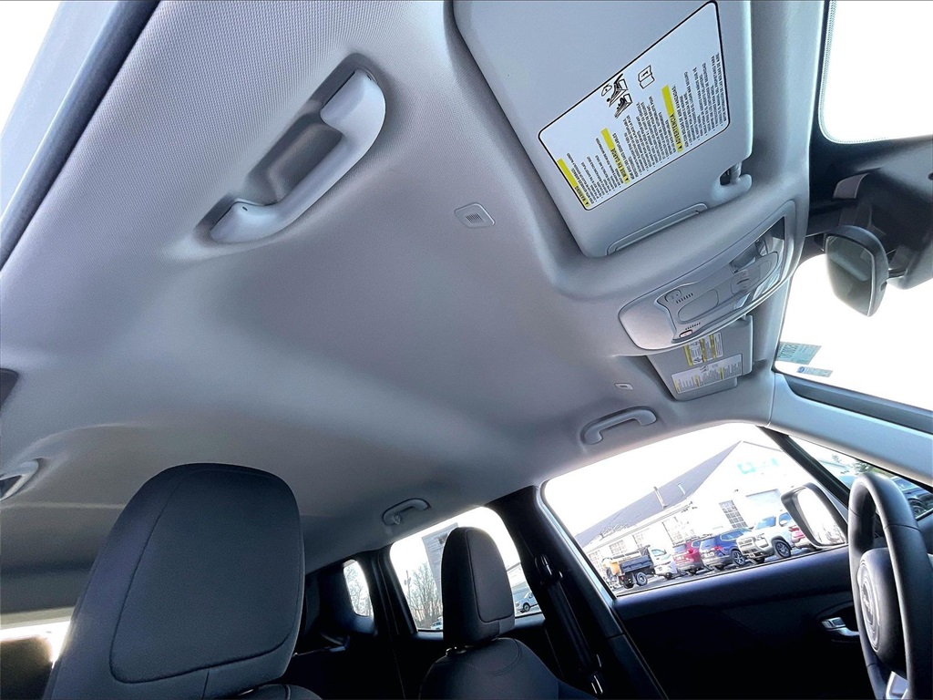 Image of Pre-Owned 2021 Jeep Renegade Latitude