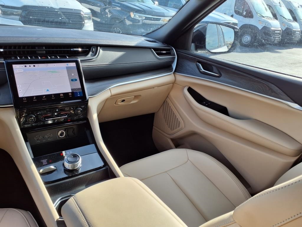 2024 Jeep Grand Cherokee Limited photo 13