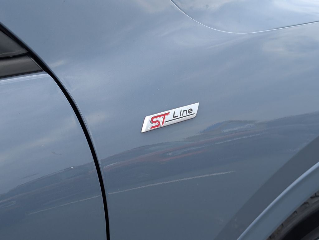 2023 Ford Escape ST-Line photo 24
