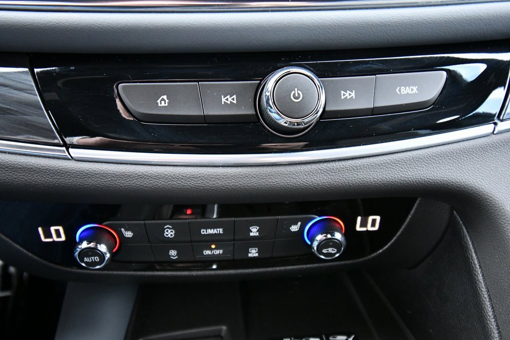 2022 Buick Enclave Essence photo 28