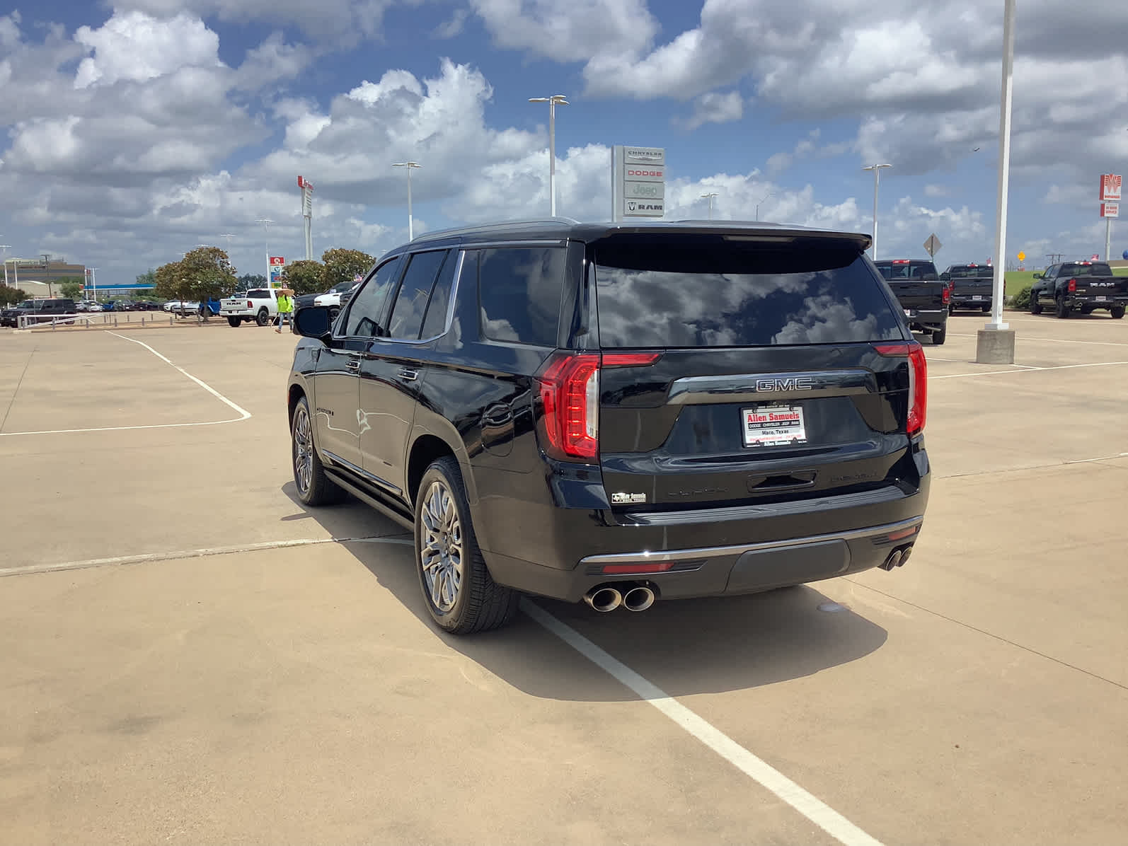 2023 Gmc Yukon Denali Ultimate photo 4
