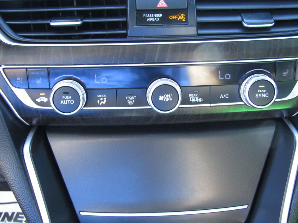 2022 Honda Accord Hybrid Touring photo 19