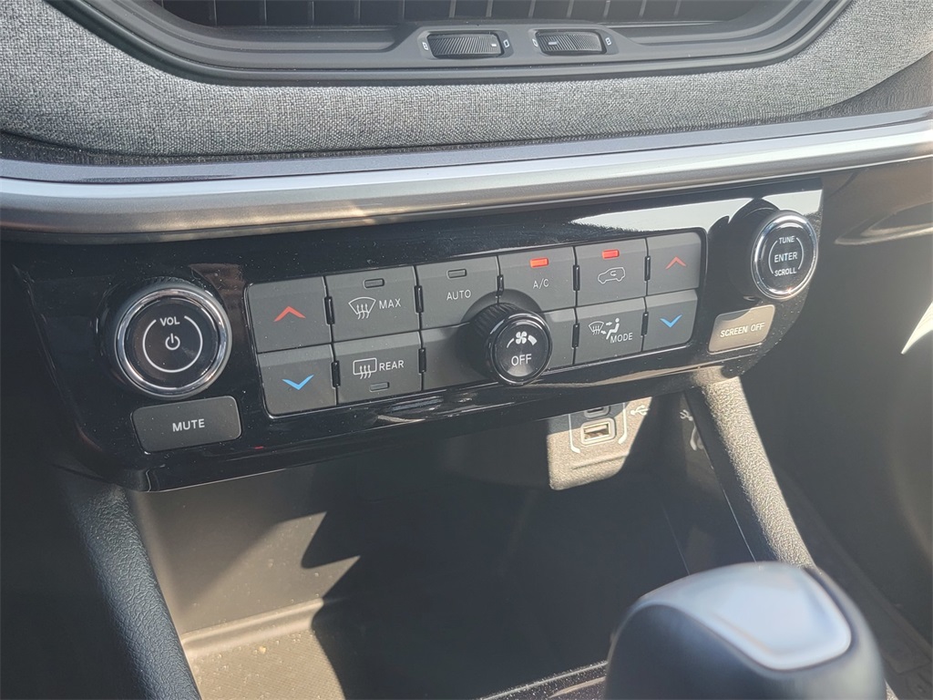 2025 Jeep Compass Latitude photo 16