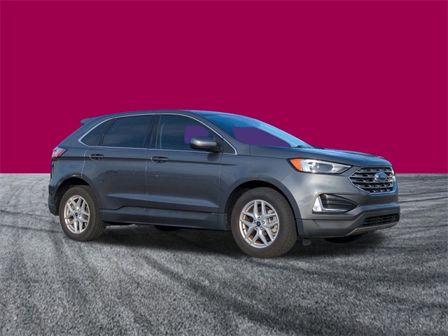 2022 Ford Edge SEL photo 2