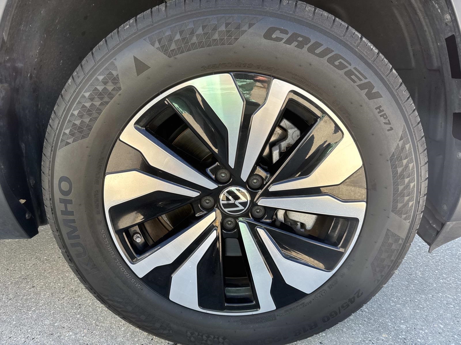 2024 Volkswagen Atlas SE photo 4