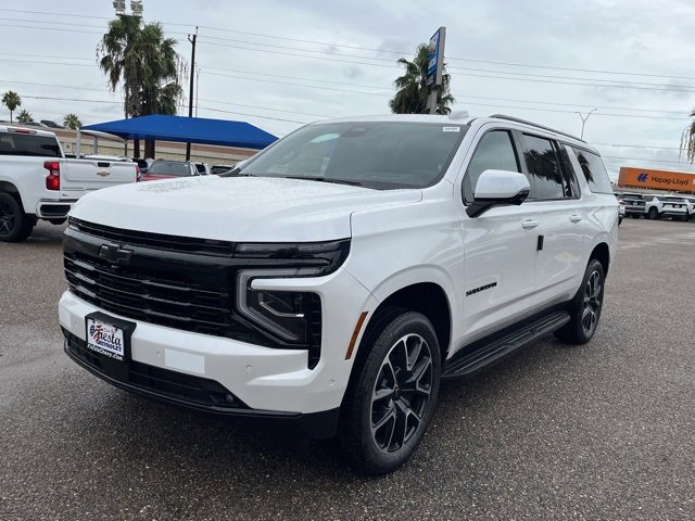 2025 Chevrolet Suburban RST photo 3