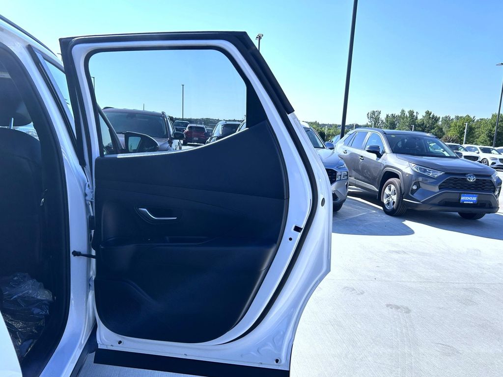 2025 Hyundai Santa Cruz SEL photo 17