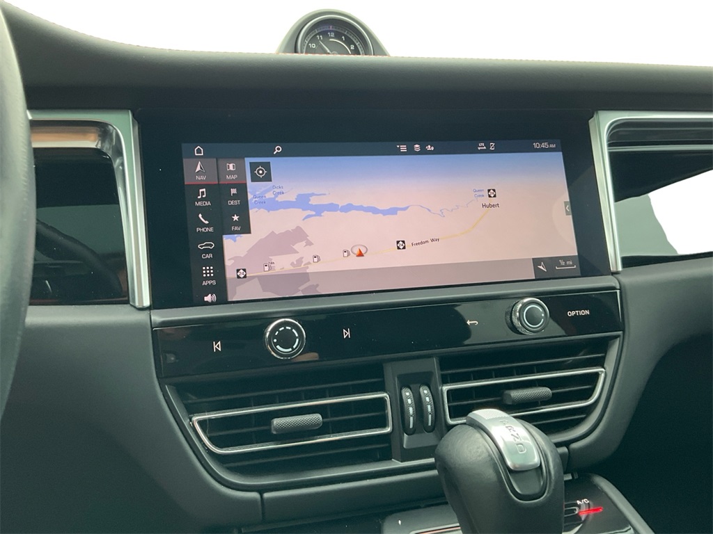 2023 Porsche Macan Base photo 12