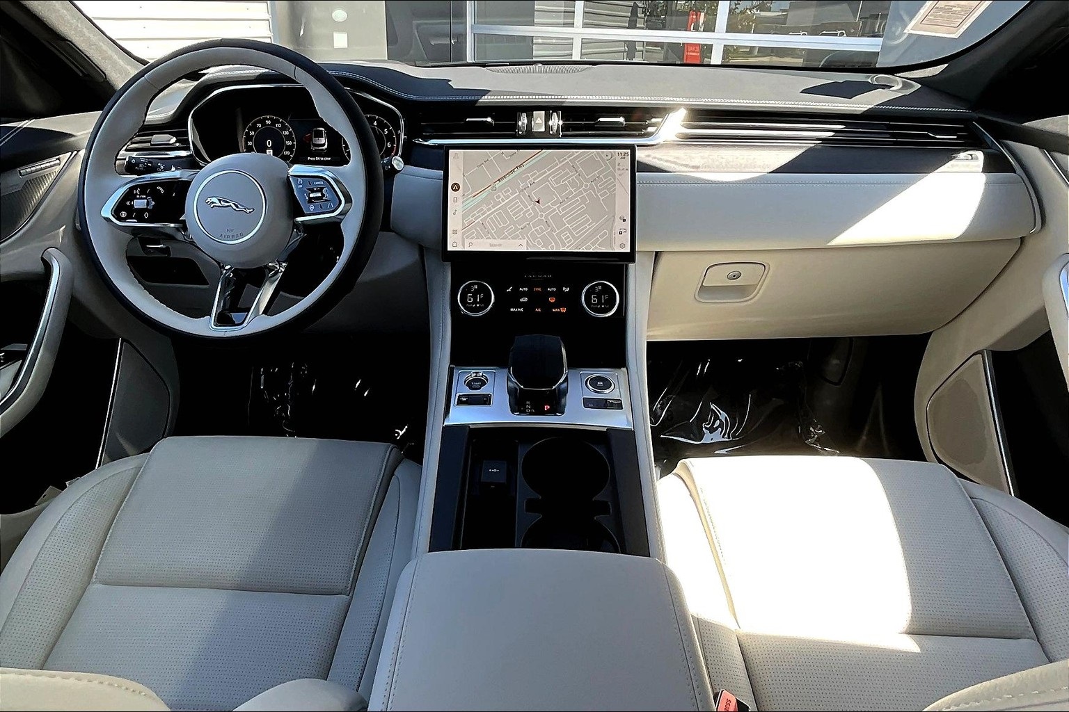 2026 Jaguar F-PACE P250 R-Dynamic S photo 4