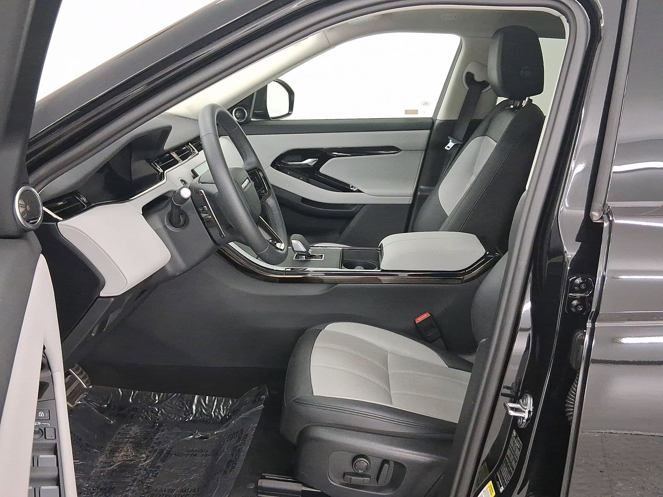 2025 Land Rover Range Rover Evoque Dynamic SE photo 4