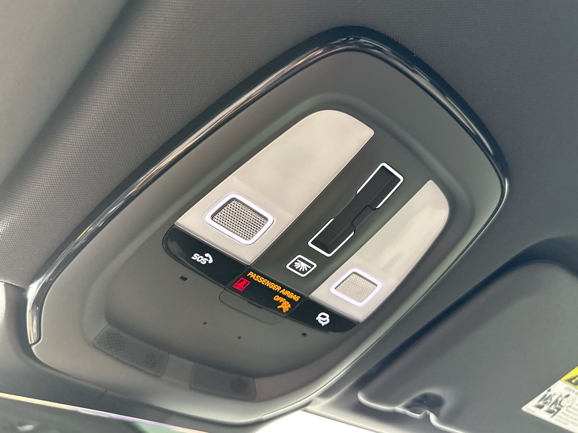 2026 Volvo XC60 B5 Core photo 16