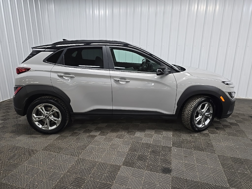 2023 Hyundai Kona SEL photo 2