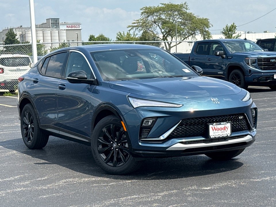 2025 Buick Envista ST photo 2