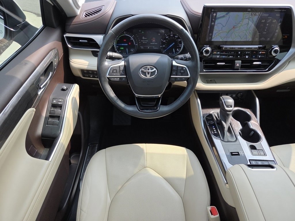 2021 Toyota Highlander Hybrid Platinum photo 4