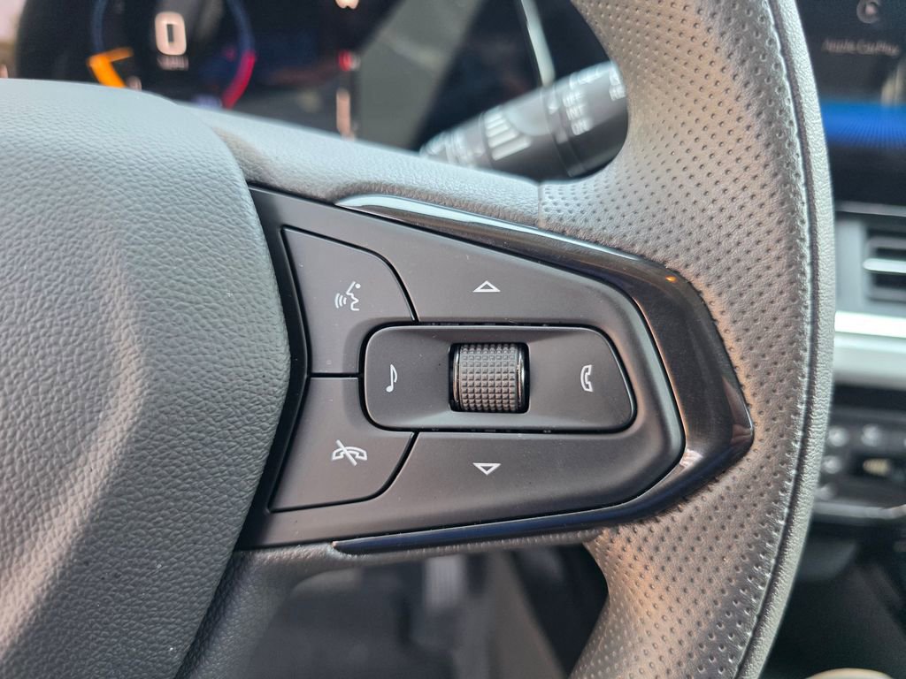 2025 Chevrolet Trax LT photo 18