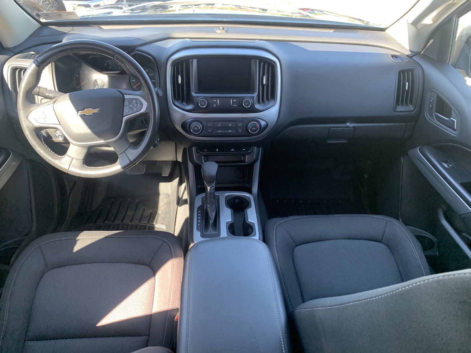 2022 Chevrolet Colorado LT photo 13