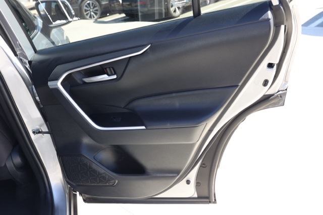 2022 Toyota RAV4 XLE photo 16