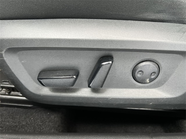 2021 Nissan Rogue SV photo 11