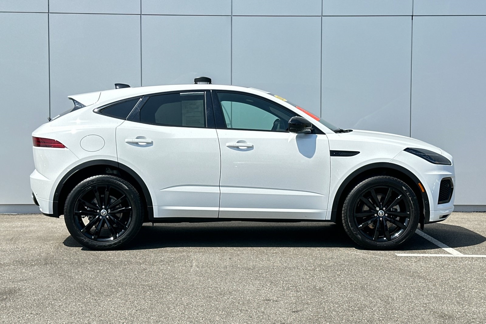 2024 Jaguar E-PACE R-Dynamic SE photo 4