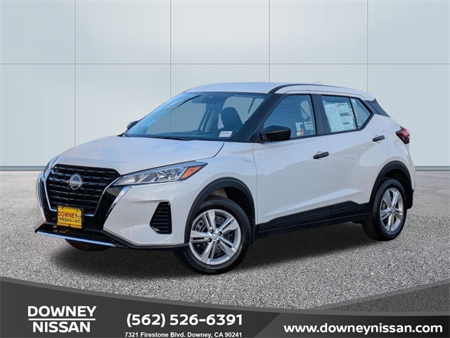 2025 Nissan KICKS PLAY Base's photo