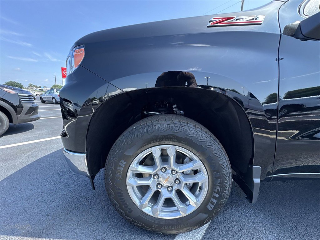 2025 Chevrolet Silverado 1500 LT photo 10