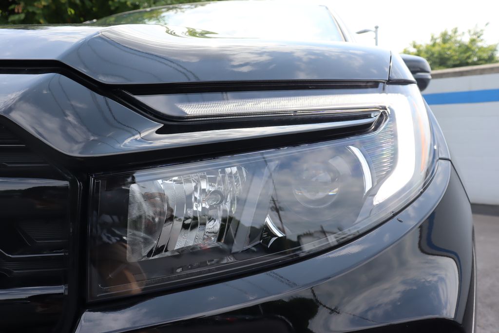 2025 Honda Ridgeline Black Edition photo 8