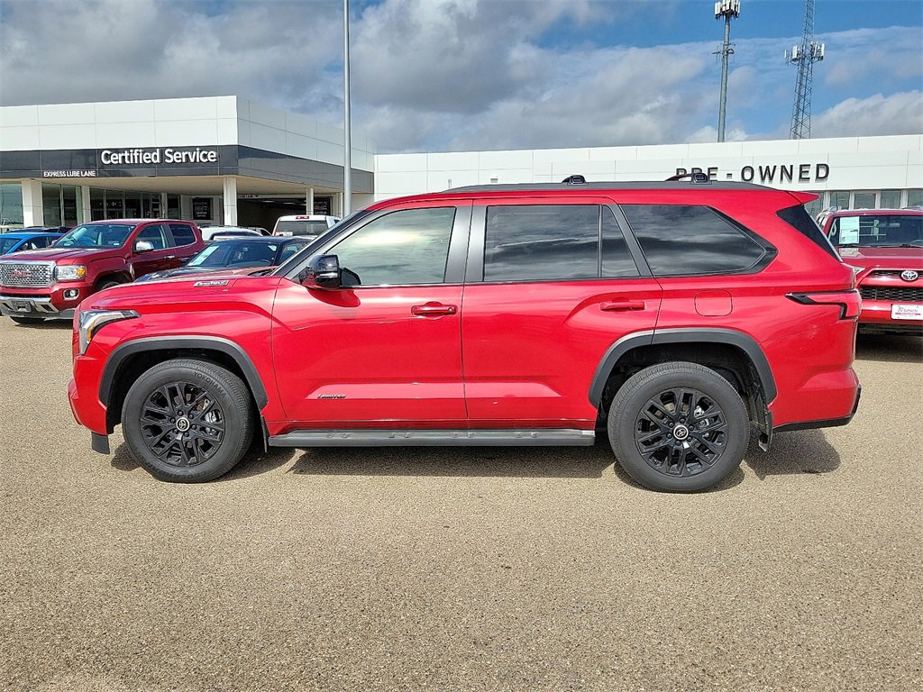 2024 Toyota Sequoia SR5 photo 6