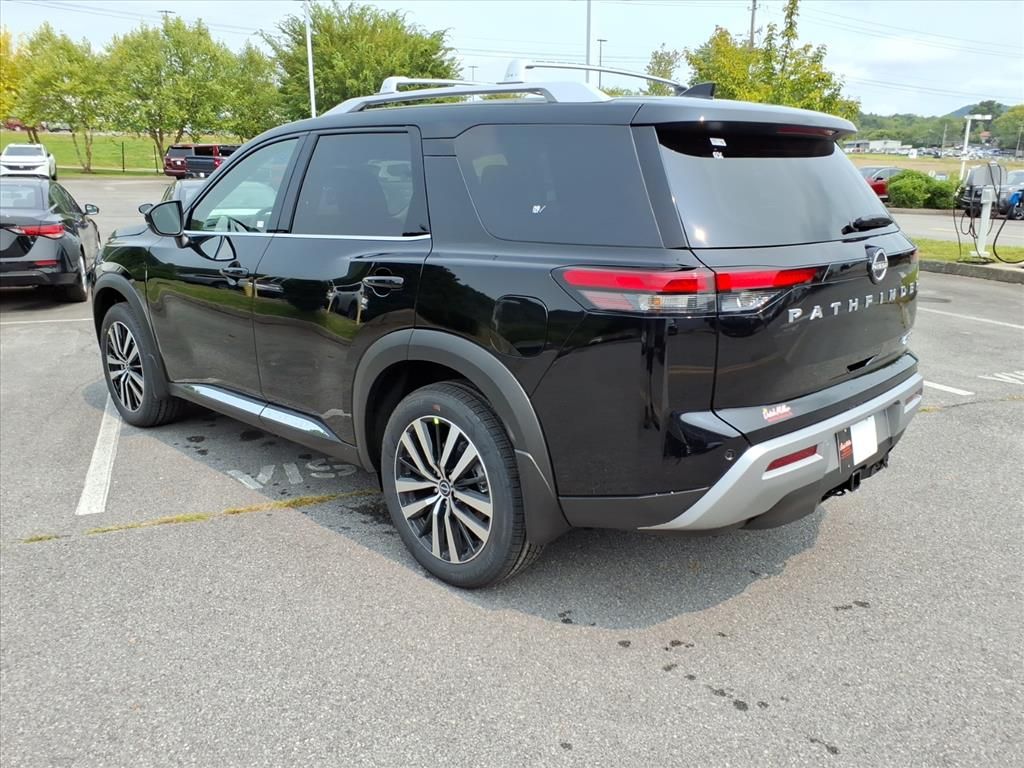 2025 Nissan Pathfinder Platinum photo 2
