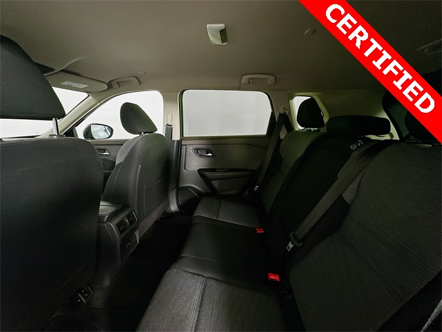 2023 Nissan Rogue SV photo 17