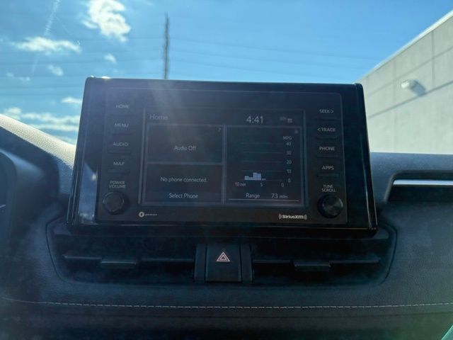 2022 Toyota RAV4 LE photo 17