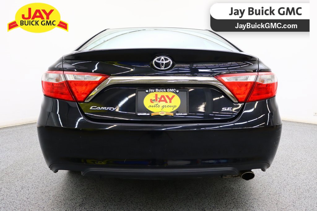 2015 Toyota Camry XLE photo 4