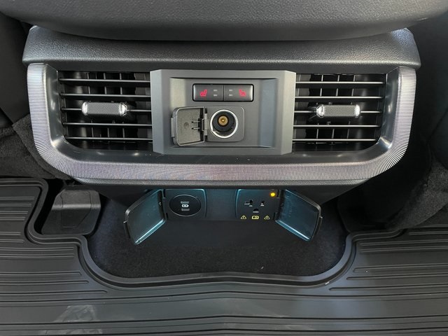 2025 Ford F-150 Platinum photo 14
