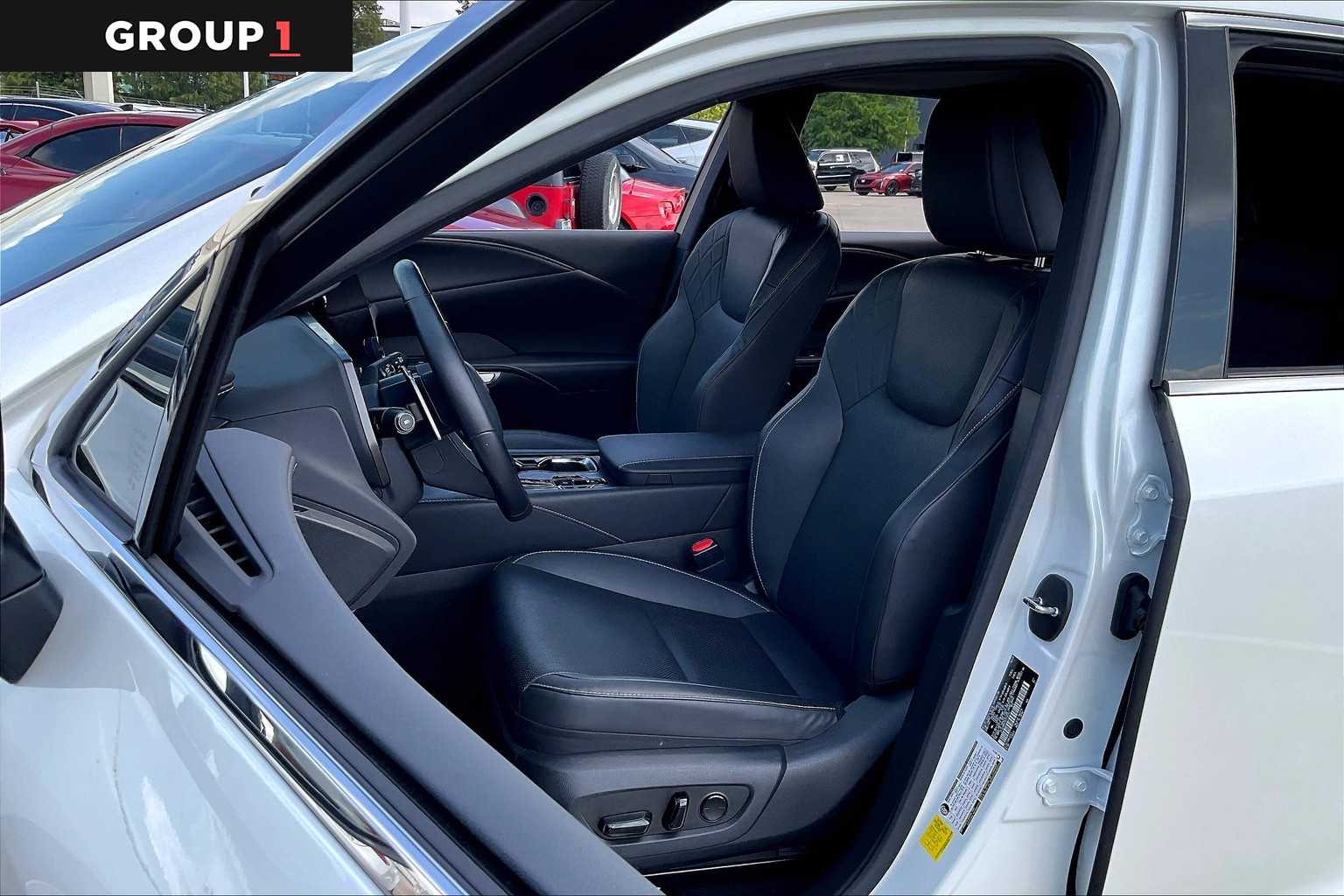 2024 Lexus RX Premium photo 6