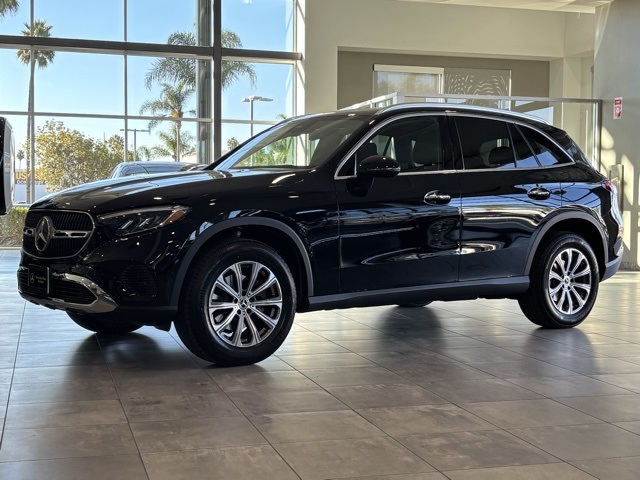 2026 Mercedes Benz GLC 300 4MATIC photo 4