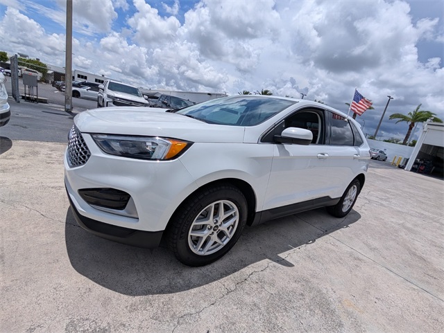 2024 Ford Edge SEL photo 4