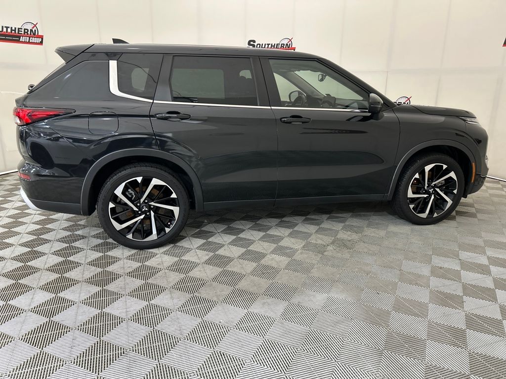 2022 Mitsubishi Outlander SE photo 15