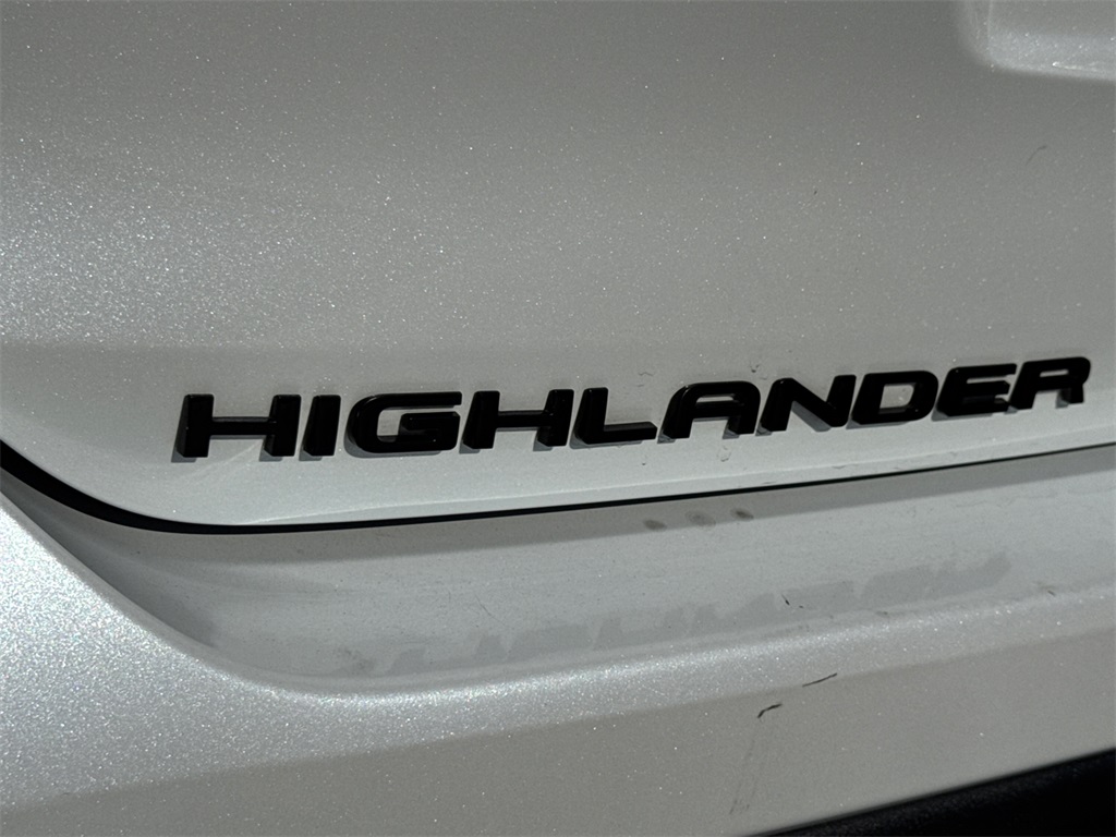 2022 Toyota Highlander XLE photo 13