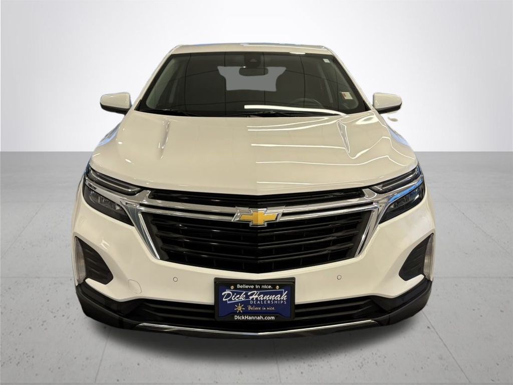 2022 Chevrolet Equinox LT photo 3