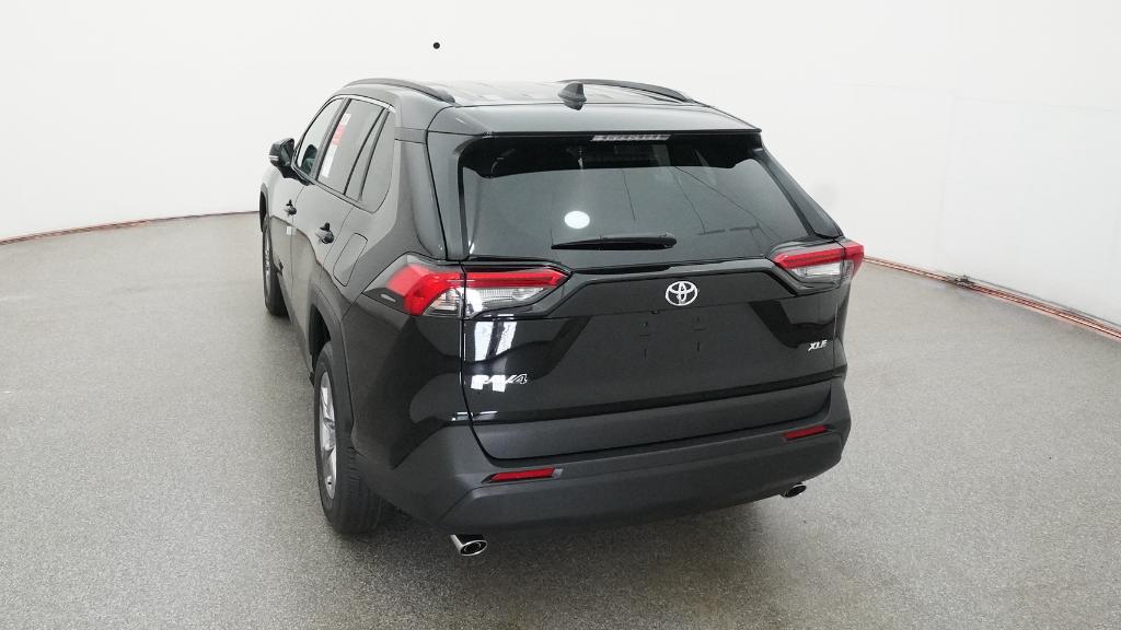 2025 Toyota RAV4 XLE photo 12