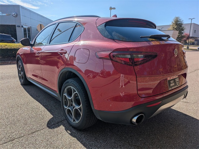 2019 Alfa Romeo Stelvio Base photo 3