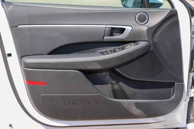 New 2025 White Hyundai SEL image 7