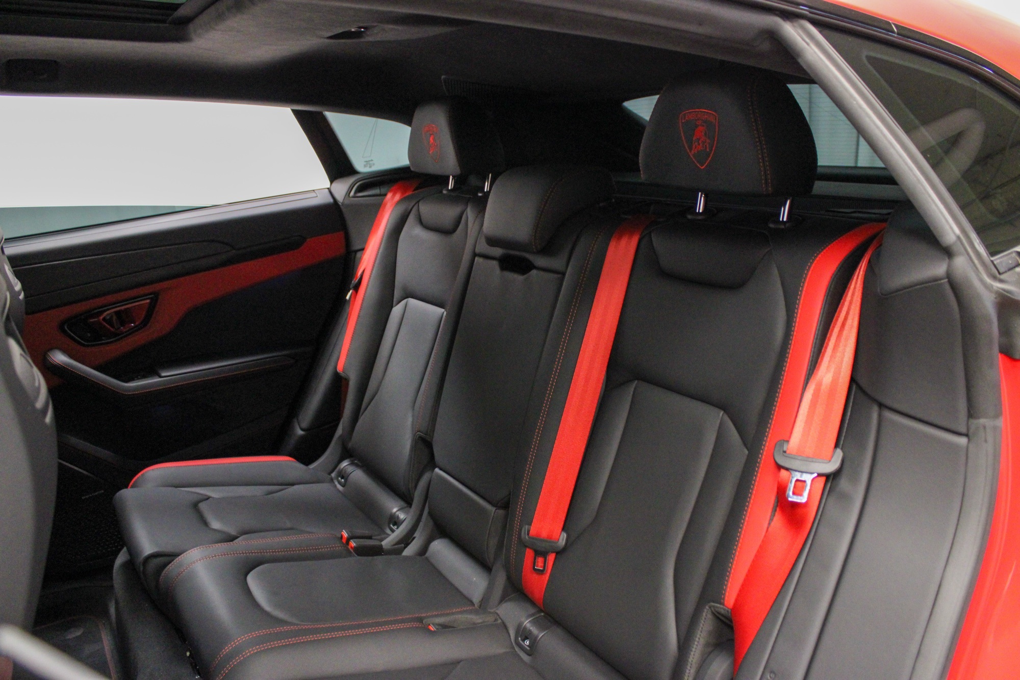 2025 Lamborghini Urus SE photo 31