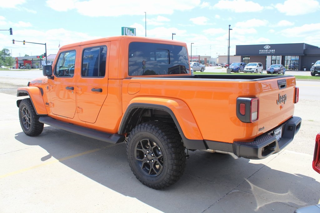 2025 Jeep Gladiator Sport photo 3
