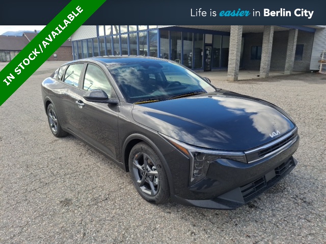 2025 Kia K4 LXS's photo